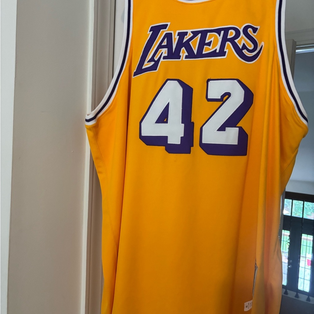 Lakers Yellow Jersey 42